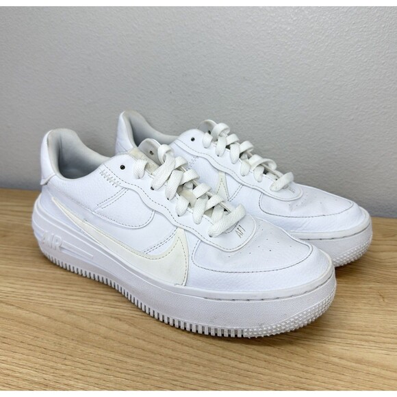 Nike Air Force 1 Platform Sneakers Womens Size 9.5 PLT.AF.ORM Triple White - Picture 1 of 11